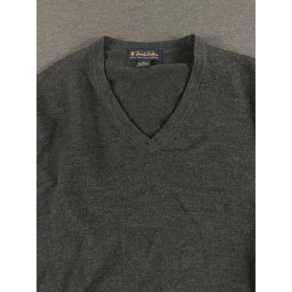 Brooks Brothers Extra Fine Italian Merino Wool V-Neck Sweater Men’s M Charcoal